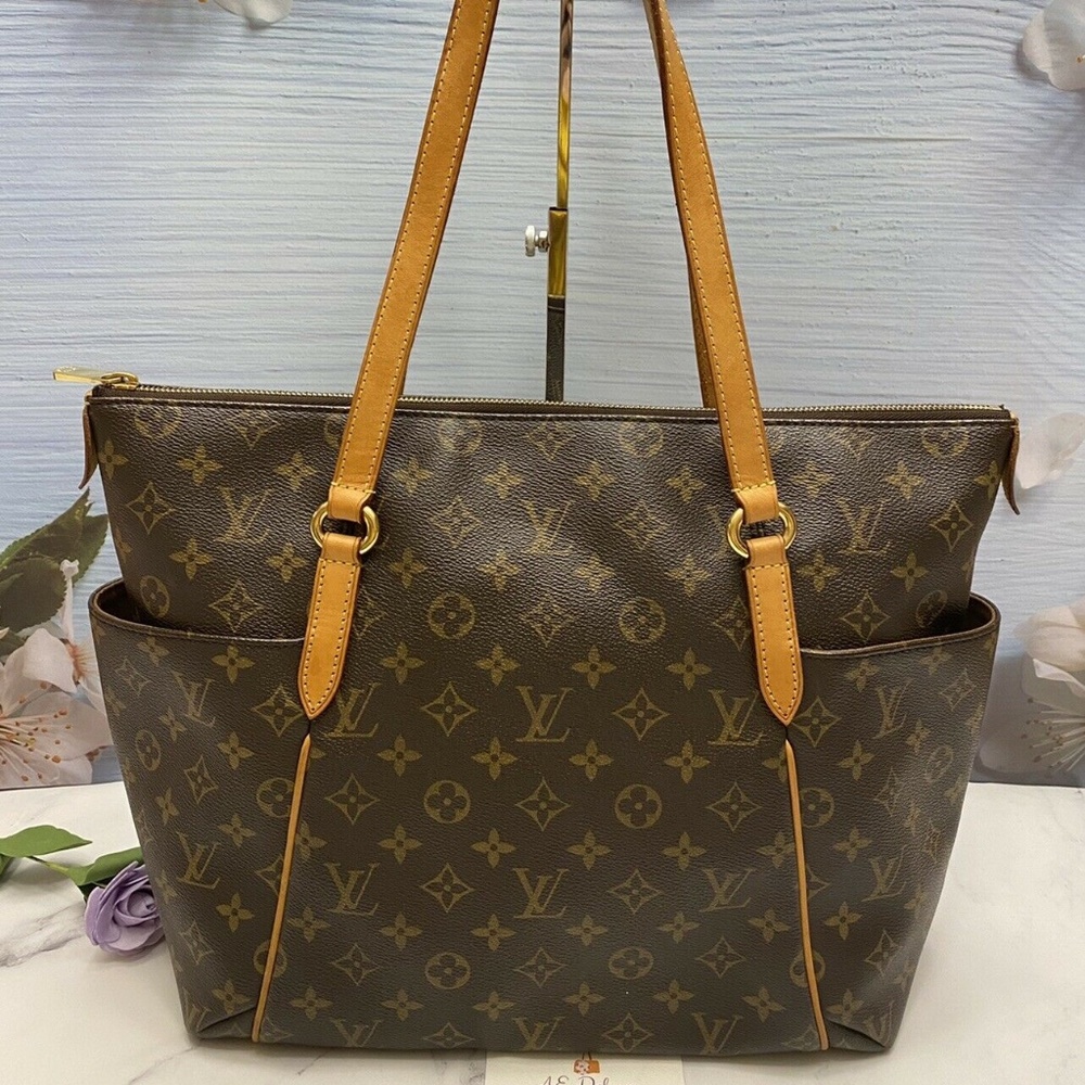 ❤️‍🩹SOLD❤️‍🩹 Louis Vuitton Totally MM Monogram Shoulder Tote Handbag (TJ2100)